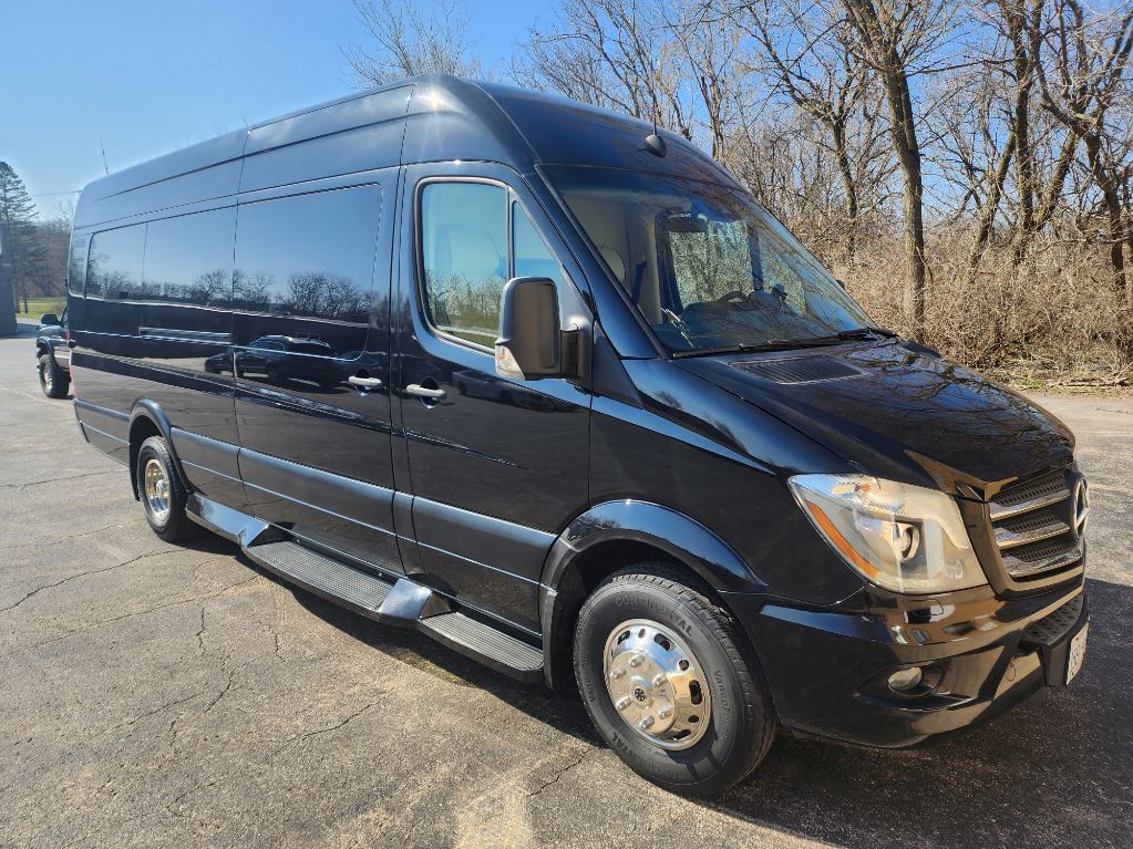 CMI Limo Exterior